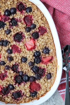 Mixed Berry Baked Oatmeal -Stephanie Kay Nutrition Berry Oatmeal Bake, Berry Baked Oatmeal, Kay Nutrition, Berry Oatmeal, Baked Oatmeal Healthy, Baked Oatmeal Recipes, Recipe Critic, Delicious Donuts, Baked Oats