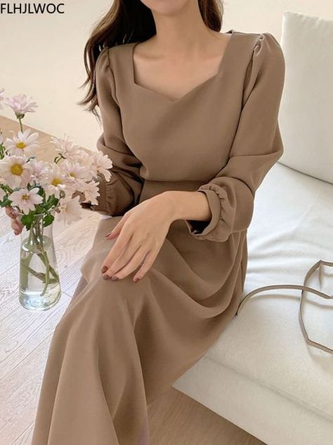 none Basic Long Dress, Casual Work Fashion, Korean Dress Elegant, Korean Fashion Office, Chinese Fancy Dress, Modest Casual Outfits, Vintage Long Dress, Bollywood Outfits, Fashion Top Outfits