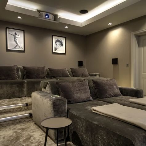 75 Beautiful Home Cinema with Carpet Ideas & Designs - September 2021 | Houzz UK Home Theater Room Design, Theater Room Design, Home Cinema Seating, Home Cinema Room, At Home Movie Theater, Home Theater Rooms, Theatre Room, Theater Room, Room Seating