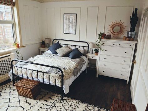 Bohemian Interior Design Bedroom, Simple Bedroom Decor, Bohemian Interior Design, Dekorasi Kamar Tidur, Farmhouse Bedding, Pretty Bedroom, Bohemian Interior, Boho Bedroom Decor, Simple Bedroom