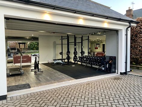 Rinnovo Garage, Garage Gym Ideas Layout, Rifacimento Garage, Home Gyms Ideas Garage, Garage Gym Design, Home Gym Basement, Building A Home Gym, Casa Garage, Home Gym Design Garage