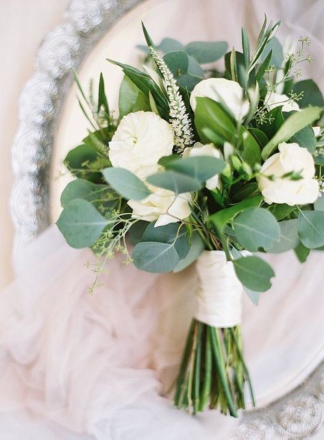 Freesia Bouquet, Simple Wedding Bouquets, Dahlias Wedding, Flowers And Greenery, Wedding Table Flowers, Fall Wedding Flowers, Have Inspiration, Seaside Wedding, White Wedding Flowers