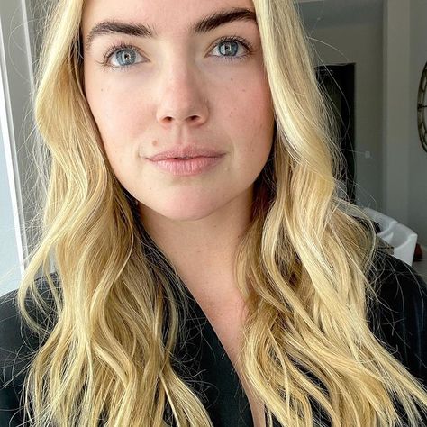 Kate Upton is an American model and actress. She has modeled for various companies. Beside this, she has million of followers under her Instagram account. Her well-known works include modeling for the clothing collection, Sports Illustrated Swimsuit Issue in 2012, 2013 and 2017 and was the cover model of Vanity Fair's 100th Anniversary issue. Black Tartan, American Model, Kate Upton, 100th Anniversary, Sports Illustrated Swimsuit, Cover Model, Sports Illustrated, Vanity Fair, Net Worth