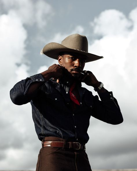 Derrick | Photographer | “Tell me somethin’ girl. Are you happy in this modern world?” Someone take this hat away from me. I’m out of control 🤠 Denim shirt… | Instagram Cowboy Street Style, Black Cowboy Hat Outfit Men, Cowboy Hat Outfit Men, Western Outfit Men, Cowboy Poses, Cowboy Shoot, Winter Western Outfits, Cowboy Fit, Cowboy Portrait