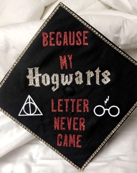 Graduation Cap Ideas Harry Potter, Cap Decoration Graduation Harry Potter, Harry Potter Cap Decoration Graduation, Harry Potter Graduation Cap Designs, Grad Cap Ideas Harry Potter, Harry Potter Graduation Cap Ideas, Graduation Cap Designs Twilight, Harry Potter Grad Caps, Harry Potter Graduation Party