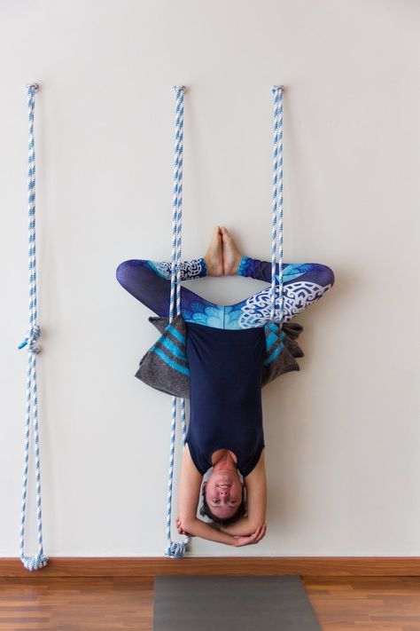 Wall Rope Yoga, Pilates Stretching, Yoga Rope, Hata Yoga, Popular Yoga Poses, Yoga Backbend, Wall Yoga, Wall Pilates, Rope Wall