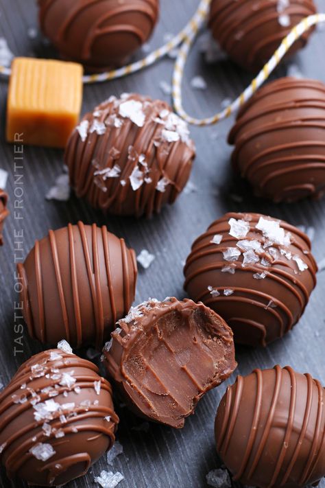 Caramel Truffles Easy, Sea Salt Caramel Truffles, Salted Caramel Chocolate Truffles, Chocolate Caramel Truffles, Milk Chocolate Truffles Recipe, Caramel Truffles Recipe, Truffles Chocolate Recipe, Salted Caramel Truffles Recipe, Truffles Recipe Easy