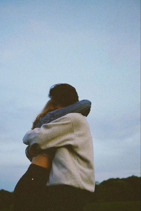 photo of girl and guy hugging using a film camera Bf Gf Hugging Pics, Gf Bf Hug Image, Bf Hugging Pics, Cute Hugging Pictures Couple, Bf Gf Hugging, Hugs Astetic, Comfort Hug Couple Aesthetic, Bf Gf Aesthetic Pics, Hug Aesthetic Couple