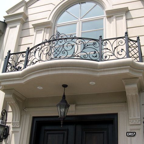 Reling Design, Iron Balcony Railing, Wrought Iron Railings, Design Grill, Iron Railings, Wrought Iron Stairs, Balcony Grill, Modern Balcony, French Limestone