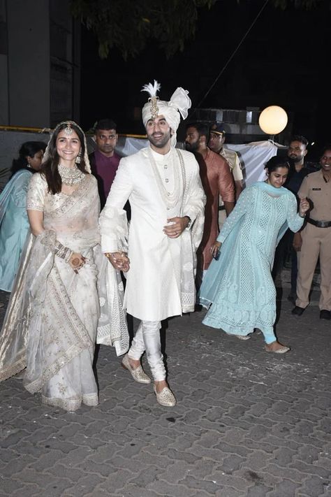 Alia Ranbir Wedding, Ranbir Kapoor Wedding, Alia Ranbir, Riddhima Kapoor, Indian Wedding Dress Modern, Neetu Kapoor, Sherwani For Men Wedding, Sabyasachi Bride, Wedding Outfit Men