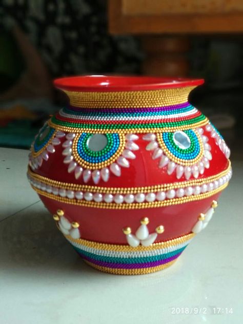 Pot Decoration For Wedding, Pot Decoration For Marriage, Wedding Pots Decoration Indian, Pot Decorating Ideas Indian Wedding, Mataki Decoration Idea For Janmashtami, Mataki Decoration Idea, Matka Decoration Ideas, Matki Decoration Ideas For Wedding, Matka Painting Ideas Creative