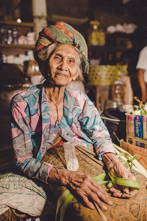 Old Faces, We Are The World, Old Woman, Foto Art, Varanasi, Old People, People Of The World, People Photography, People Around The World