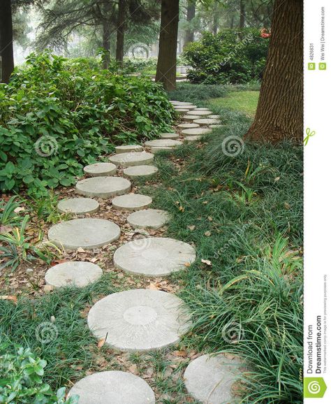 stone paths | Stone Path Stock Image - Image: 4826831 Circle Stepping Stones Pathway, Yarning Circle, Round Pavers, Pathway Design, Round Stepping Stones, Stepping Stone Pathway, Tree Circle, Stone Garden Paths, Paver Walkway