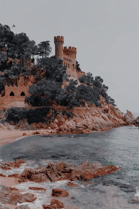 Medieval Ocean Aesthetic, Medieval Kingdom Aesthetic, Kingdom By The Sea, What Is My Aesthetic, Fantasy Aesthetics, Old Kingdom, Mediterranean Aesthetic, Romance Aesthetic, Acotar Series