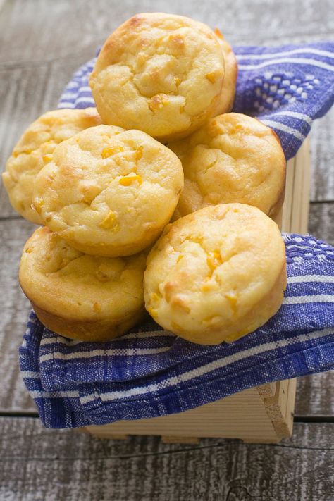 Corn Puddings - Say goodbye to dry, crumbly cornbread and hello to this amazingly delicious alternative! Corn Pudding Muffins, Mini Cornbread, Bread Pudding Muffins, Cornbread Dinner, Cornbread Pudding, Sunset Food, Corn Pudding, Bakery Bread, Bread Pudding