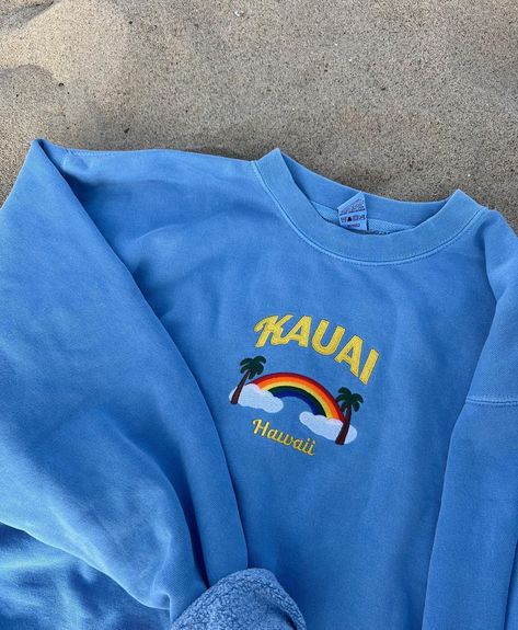 City Crews Apparel on Instagram: “Kauai, Hawaii 🌊🌴🏄‍♀️☀️ Shop our vintage beach crews now up on the site 🤍” Fun Crewneck Sweatshirt, Colorful Crewneck, Beachy Sweater, Hawaii Crewneck, Spring Sweatshirt, Beach Sweater, Beach Sweatshirt, Summer Sweatshirt, Shoes Outfit Fashion