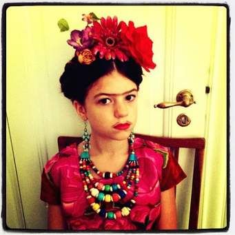 MyWay Mexican Outfits For Women, Frida Kahlo Makeup, Frida Kahlo Flower Crown, Mexican Fancy Dress, Mexican Halloween Costume, Mexican Makeup, Red Flower Headband, Frida Style, Rose Flower Headband