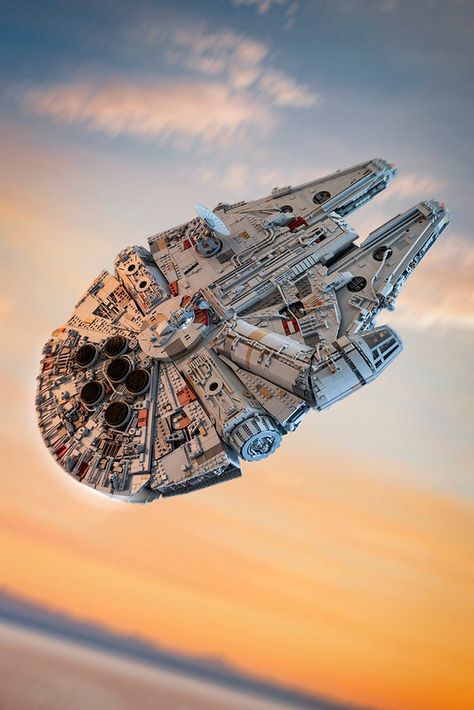 Millennium Falcon ROTJ (Mark II) | The Millennium Falcon is … | Flickr Millineum Falcon, Star Wars Millenium Falcon, Millennium Falcon Lego, The Millennium Falcon, Star Wars Spaceships, Star Wars Background, Millenium Falcon, Cuadros Star Wars, Star Wars Tattoo