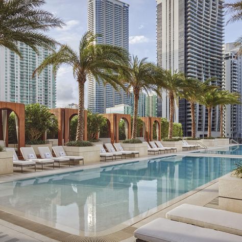 Feel At Home On Vacation At This Luxe New Miami Hotel (Where The Suites Have Everything You Need) Brickell City Centre, Brickell Miami, Miami Hotels, South Beach Hotels, Garden Levels, Hotel Plan, Downtown Miami, Hotel Services, Terrace Design