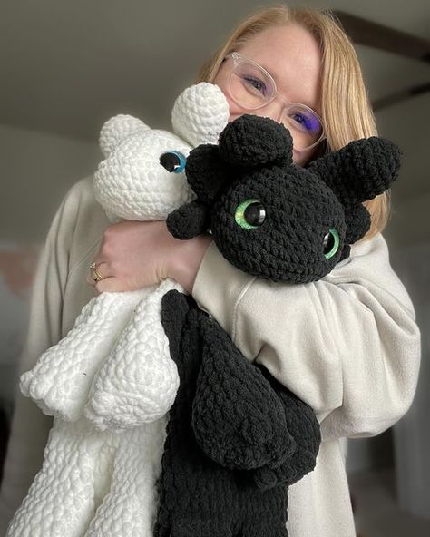 Crocheted Stuffed Animals, Easy Crochet Animals, Crochet Dragon, Crochet Design Pattern, Kawaii Crochet, Fun Crochet Projects, Diy Crochet Projects, Knitting Kits, Httyd