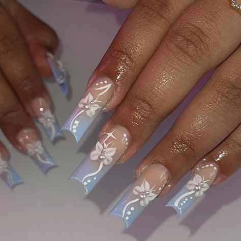 Acrylic Nails Light Blue, Luxury White Wedding, Wedding Nail Art Designs, Baby Blue Acrylic Nails, Light Blue Nail Designs, Blue Prom Nails, Quince Nails, Blue And Silver Nails, Sky Blue Nails