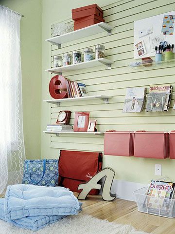 Up-the-Wall Storage  In this cozy 8-x-8-foot room, space-saving slatwall steps up to the storage challenge. More commonly used as retail store display, the 4-x-8-foot panels -- along with a mix of brackets, shelves, bins, and other accessories -- work wonders for stylish organization... I wonder how expensive  this would be...? Slat Wall Storage, Quilting Rooms, Office Wall Organization, Slat Wall Display, Small Craft Rooms, Office Idea, Office Plan, Storage Kids Room, Office Office