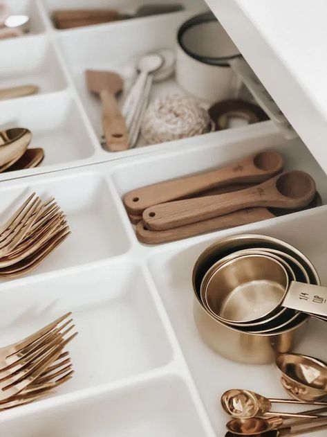 Top 3 Organization Tips for the New Year — Tiffany Leigh Design Penyimpanan Makeup, Organizational Tips, Organization Bathroom, House Organisation, Kitchen Organization Pantry, Kitchen Organisation, Home Organisation, Interior Modern, Pantry Organization