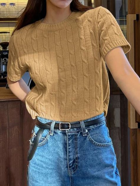 Knitted Top Outfit, Everyday Fashion Outfits, Traje Casual, Tomboy Fashion, Wardrobe Style, Knitted Tshirt, Knit Shirt, Knitwear Women, Free Clothes