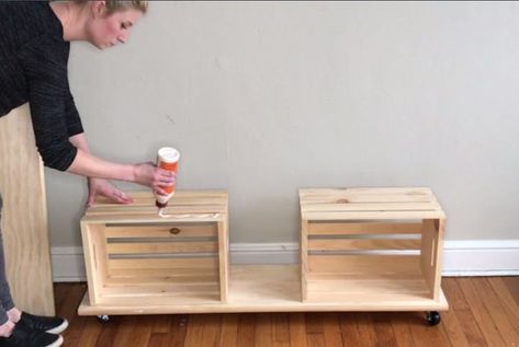 Easy Crate DIY Bench on Wheels | Hometalk Gorgeous Entryway, Diy Bank, Crate Bench, Diy Storage Bench, Outdoor Storage Bench, Crate Diy, Storage Wood, Diy Entryway, Casa Vintage