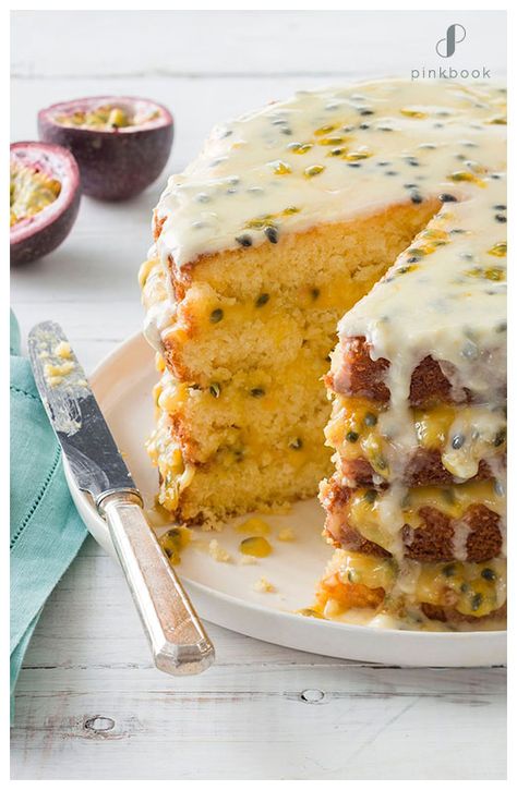 Summer Baking Recipes, Passion Fruit Cake, Custard Cake Recipes, Fruit Custard, Cake Light, Summer Baking, Custard Cake, Fruitcake Recipes, Wedding Cake Flavors