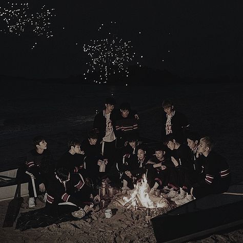 #icon #seventeen Seventeen Black And White Aesthetic, Seventeen Black Aesthetic, Svt Icons Aesthetic, Seventeen Dark Aesthetic, Seventeen Icons Aesthetic, Seventeen Widget, App Icons Spotify, Seventeen Highlight, Seventeen Aesthetic Icon