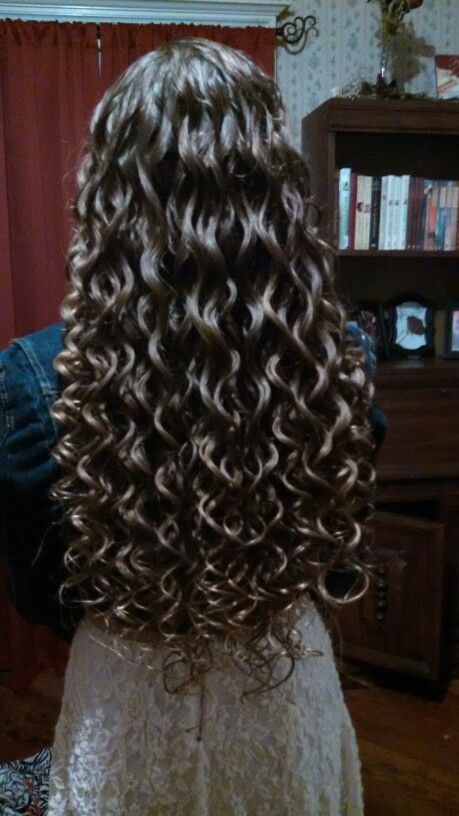 Long Hair Perm, Curly Hair Care Routine, Curly Hair Photos, Beautiful Curly Hair, Hairdos For Curly Hair, Curly Hair Inspiration, Permed Hairstyles, Curly Hair Care, Curly Hair Tips