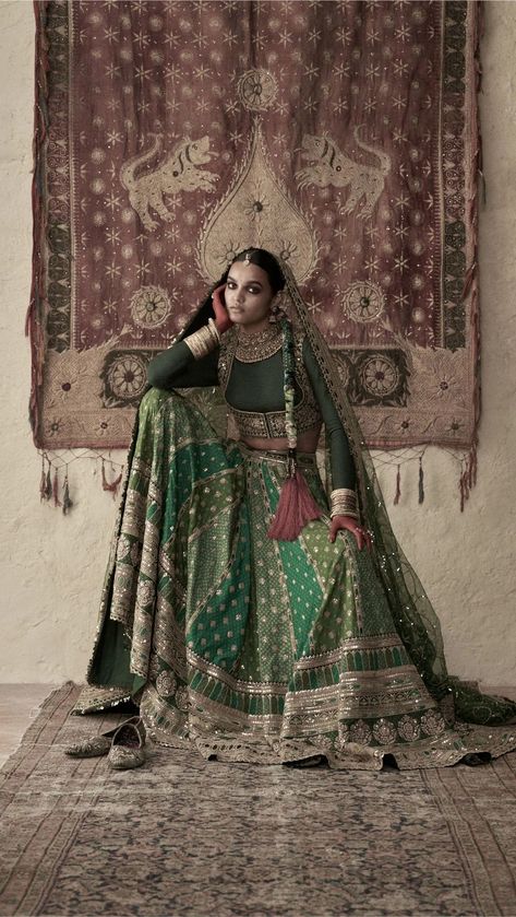 Sabyasachi Blouses, Green Bridal Lehenga, Fancy Collar, Rajasthani Dress, Sabyasachi Lehenga, Lehenga Designs Simple, Bridal Lehenga Red, Casual Indian Fashion, Bridal Lehengas