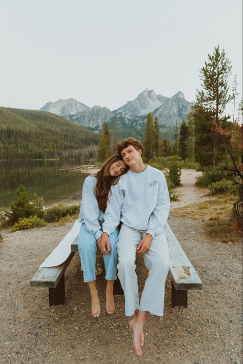 Campsite Engagement Photos, Camping Engagement Shoot, Summer Camp Engagement Photos, Summer Camping Photoshoot, Outdoor Engagement Photos Mountains, Family Camping Photos, Casual Beach Proposal, Couple Shoot In Mountains, Engagement Pics Mountains