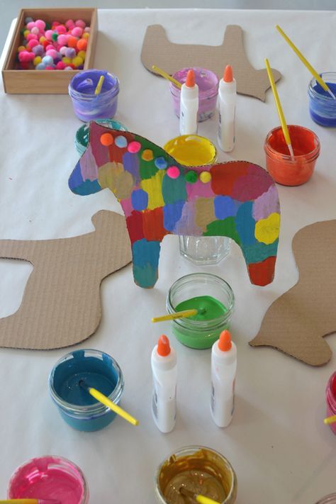 Fun Party Crafts, Aktiviti Prasekolah, Solar Diy, Diy Party Games, Kraftangan Prasekolah, Diy Party Crafts, Flooring Diy, Horse Birthday Parties, Horse Party