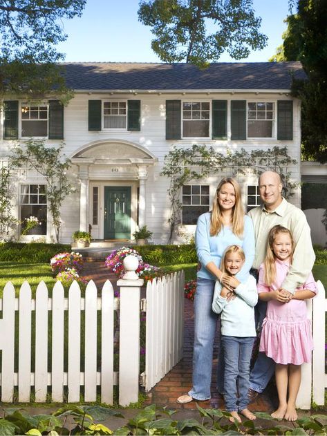 The real-life owners of the Father of the Bride house! So cool! #hgtvmagazine http://www.hgtv.com/decorating-basics/famous-movie-homes-the-father-of-the-bride/index.html?soc=pinterest Father Of The Bride Movie House, Father Of The Bride House, White Colonial House, The Bride Movie, White Colonial, Colonial House Exteriors, The Bride, Colonial Exterior, Famous Houses