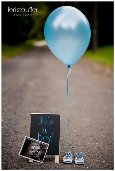 Having a hard time finding a baby gender reveal ideas that suits you and your significant other? This inspiration should help when announcing whether it’s a boy or girl. Gender Reveal Pictures, Vom Avea Un Copil, Gender Reveal Photography, Gender Reveal Photos, Gender Announcements, Idee Babyshower, Gender Reveal Ideas, Baby Reveal Party, Baby Gender Reveal Party