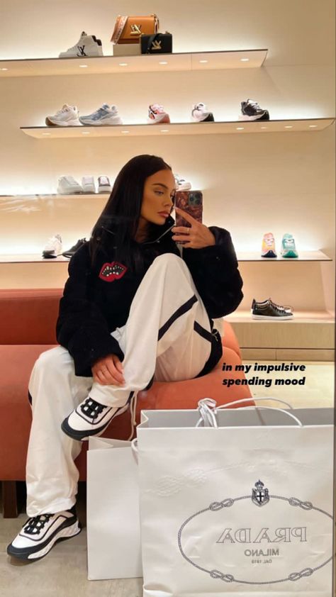 Madison Sarah, Dream Aesthetic, Trendy Fits, Photo Dump, Art Girl, Jade, Prada, Fashion Inspo, Outfit Inspo