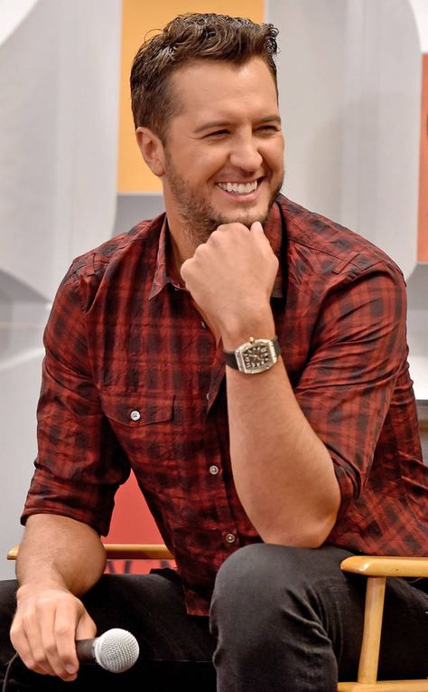 Luke Bryan: the-big-picture-todays-hot-photos Fan Id Card, Luke Bryan Funny, Luke Bryan Family, Luke Bryan Fan, Male Country Singers, Luke Bryan Pictures, Shake It For Me, Best Country Singers, Amazing Man