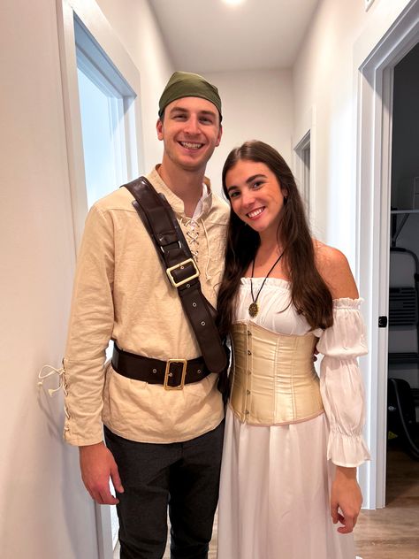 Couple Halloween Costumes Pirates Of The Carribean, Will Turner Outfit, Will And Elizabeth Costume, Elizabeth Pirates Of The Caribbean Costume, Pirates Of The Caribbean Elizabeth Swan, Elizabeth Turner Costume, Elizabeth Swan And Will Turner Costume, Elizabeth And Will Turner Costume, Will And Elizabeth Turner Costume