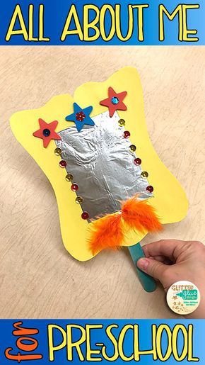 All About Me Pre-school Hand Mirrors | This fun art project is great for little hands developing their pincer grasp. This FREE activity takes approximately 15 minutes and uses basic art materials. A tracer is included, too! | Glitter Meets Glue Designs #preschool #allaboutme #artproject All About Me Eyfs, All About Me Preschool Theme, September Preschool, Me Preschool Theme, All About Me Crafts, All About Me Art, School Art Activities, Basic Art, Preschool Art Projects