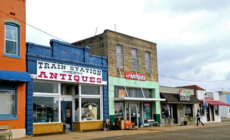 Mena, Arkansas Is a Must-Visit Town If You Love Antiquing | Southern Living Mena Arkansas, Arkansas City, Polk County, Best Vacation Spots, Antique Car, Scenic Byway, Antique Mall, Antique Stores, Southern Living