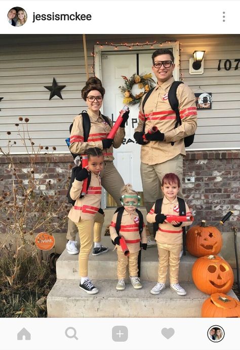 Halloween Ghostbusters Costume, Diy Ghost Busters Costume Women, Ghost Hunter Costume, Ghost Buster Costume Diy, Gost Busters Costume, Homemade Ghostbusters Costume, Ghost Buster Family Costume Ideas, Diy Ghostbusters Costume Women, Ghost Buster Family Costumes