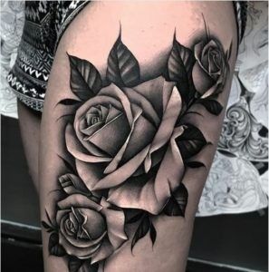 Rosen Tattoo Mann, Grey Rose Tattoo, Black And Grey Rose Tattoo, Rosen Tattoo Frau, Realistic Rose Tattoo, Black And Grey Rose, Rose Drawing Tattoo, Bauch Tattoos, Rose Tattoos For Men