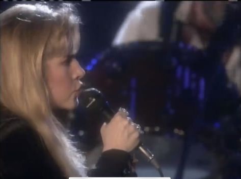 My Obsession with the 1997 Live Performance of Silver Springs — Music Mil Stevie Nicks Silver Springs 1997, Silver Springs Fleetwood Mac, Iconic Blondes, Fleetwood Mac Live, Hot Singers, Rumours Album, Stevie Nicks Lindsey Buckingham, John Mcvie, Mick Fleetwood