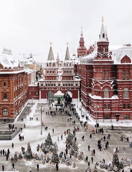 Downfall Aesthetic, Moscow Winter, Red Square Moscow, Moscow Red Square, Red Inspiration, Moscow Travel, Peru Travel Guide, Elegant Hotel, European Architecture