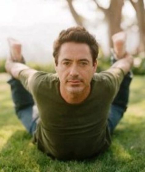 Robert Downey Jr Gets His Yoga On! Robert Downey Jr., Yoga Vinyasa, Bow Pose, Sup Yoga, Online Yoga Classes, Yoga Pictures, Pahlawan Marvel, Yoga Iyengar, Yoga Exercises