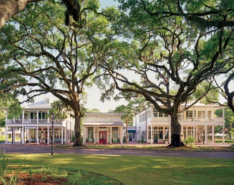 Palmetto Bluff, South Carolina South Carolina Coast, Historical Concepts, New Urbanism, Palmetto Bluff, Colonial Exterior, Shelter Island, Vernacular Architecture, Best Places To Live, London Street