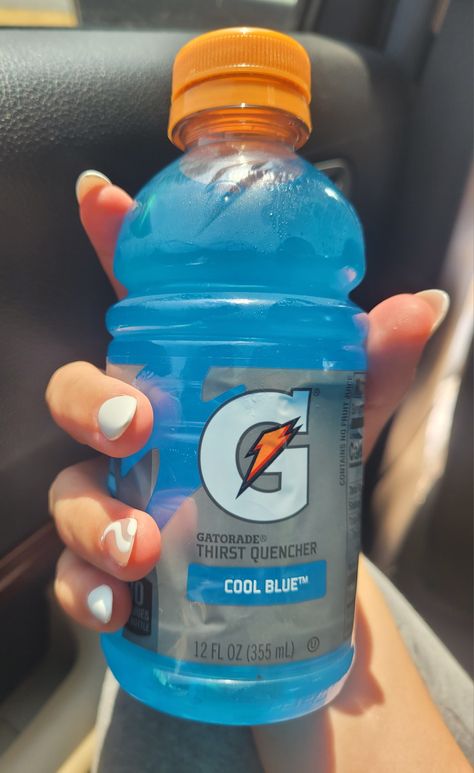 Blue Gatorade Aesthetic, Gatorade Aesthetic, Blue Gatorade Drink, Blue Gatorade Drink Alcohol, Nature's Gatorade, Cool Blue Gatorade, Blue Gatorade, Preppy School, Shopping Food