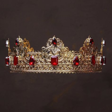 Evil Queen Gold Crown, Fantasy Crowns King, Midevil Crowns Queen, Royal King And Queen Aesthetic, Medieval Crown Queens, Medieval Crown King, Mens Crowns, King Crown Aesthetic, Red Crown King